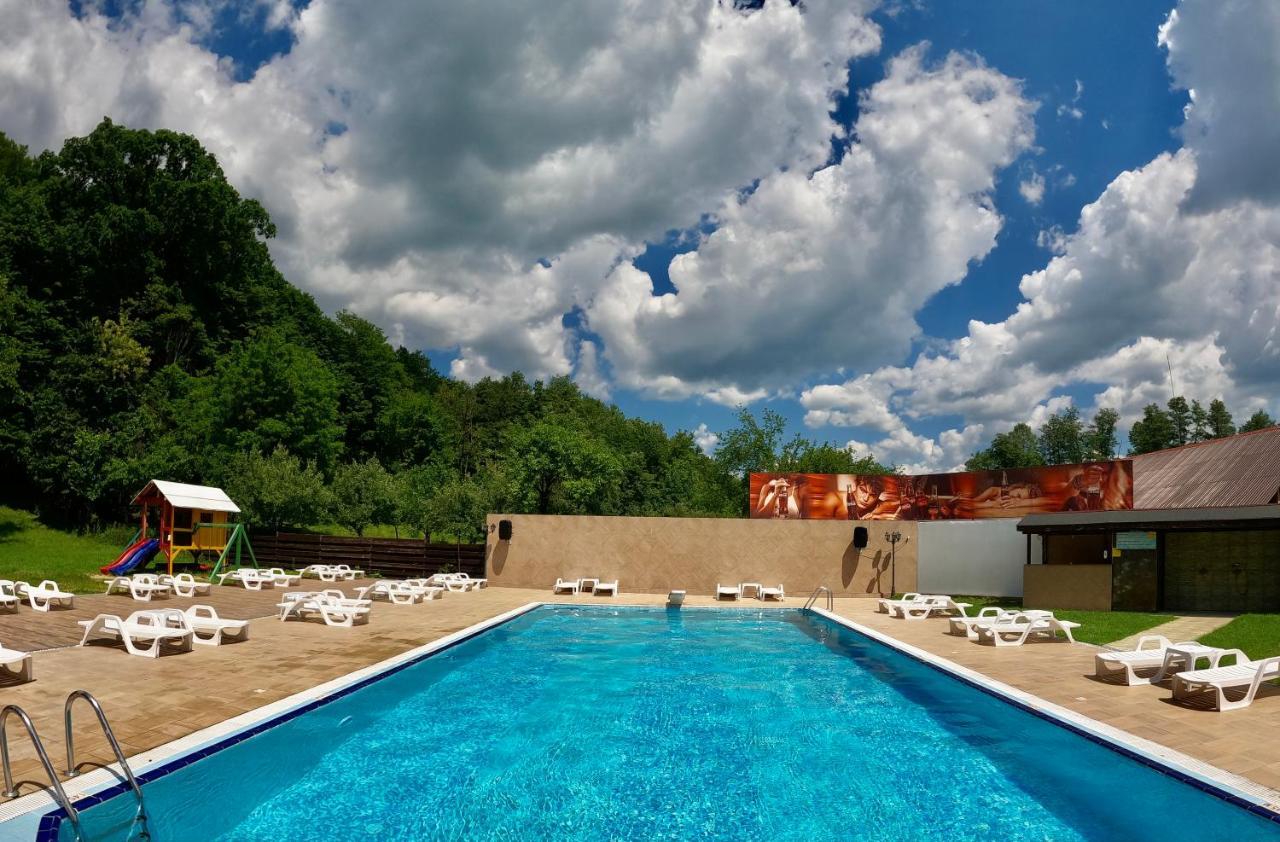 Casa Cartianu Hotel Targu Jiu Bagian luar foto