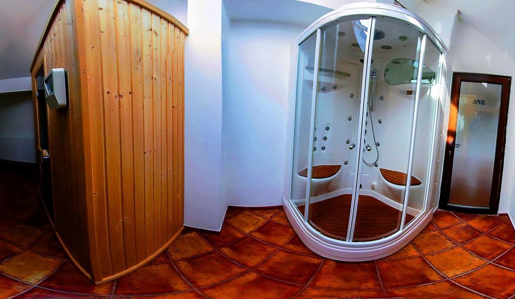 Casa Cartianu Hotel Targu Jiu Bagian luar foto